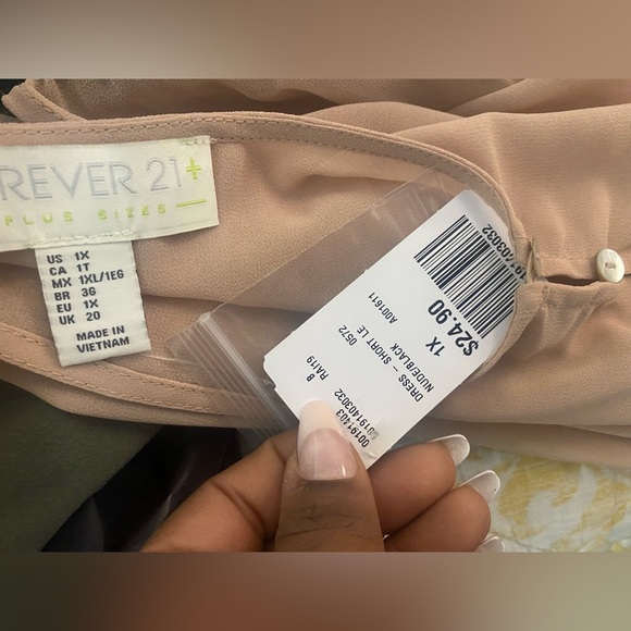 Forever 21 Dress 1x - Picture 3 of 3